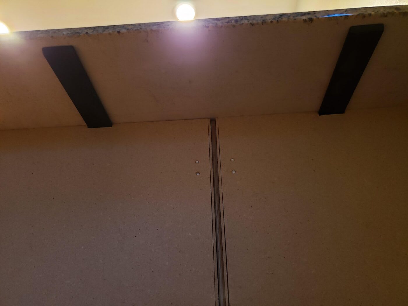 Hidden Island Countertop Bracket