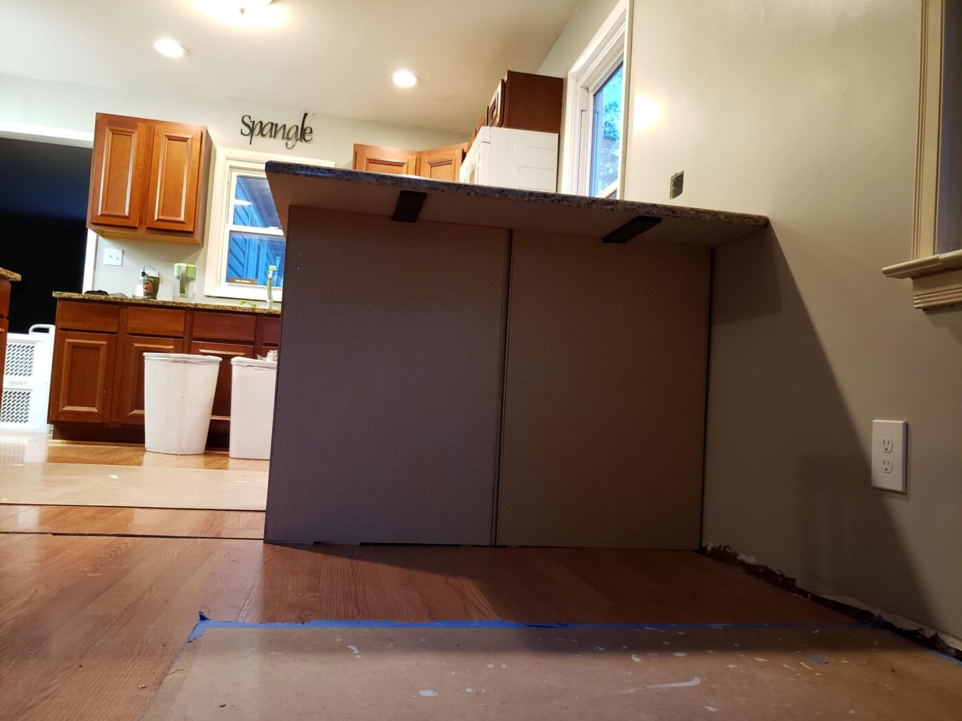Hidden Island Countertop Bracket