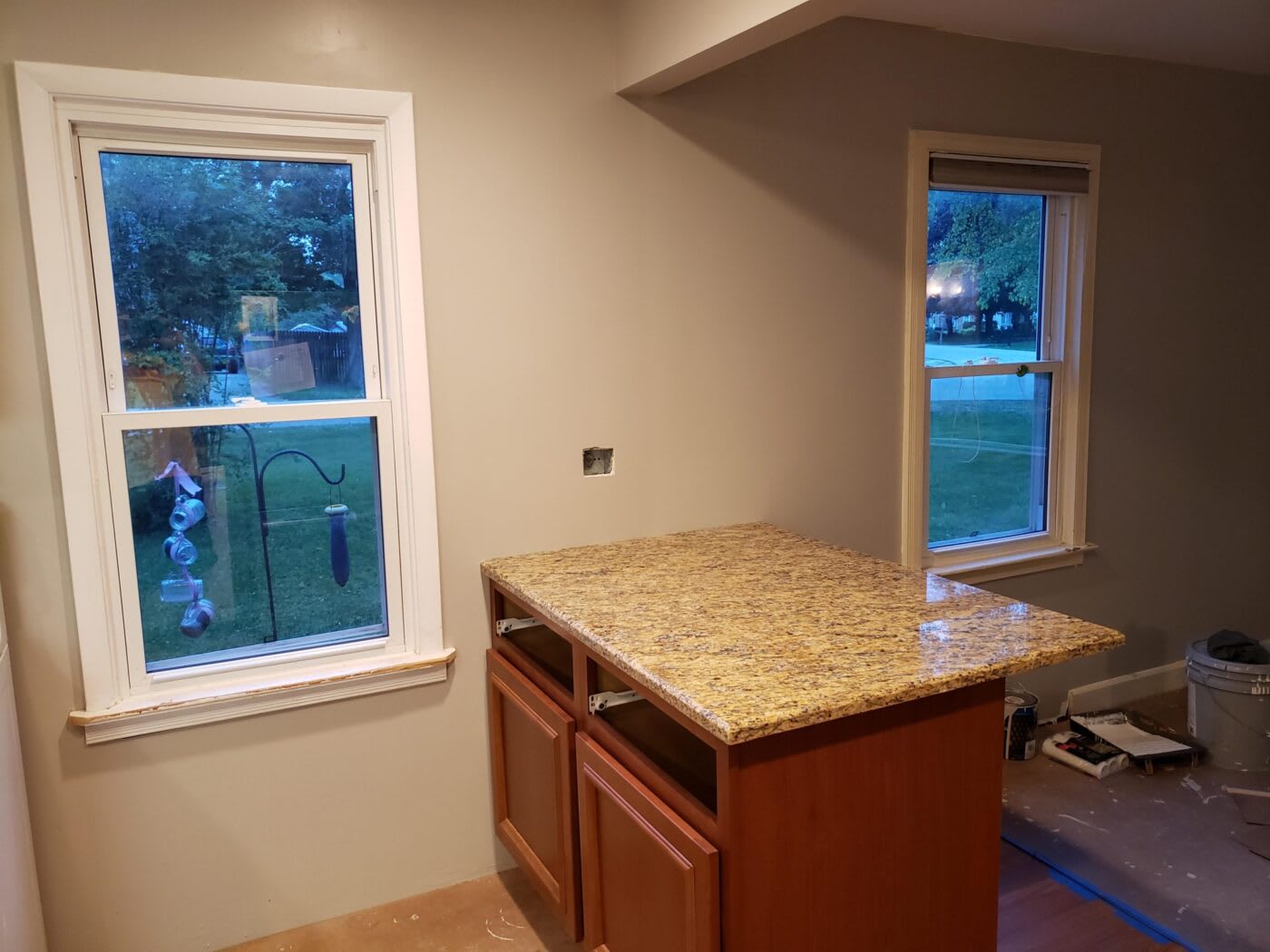 Hidden Island Countertop Bracket