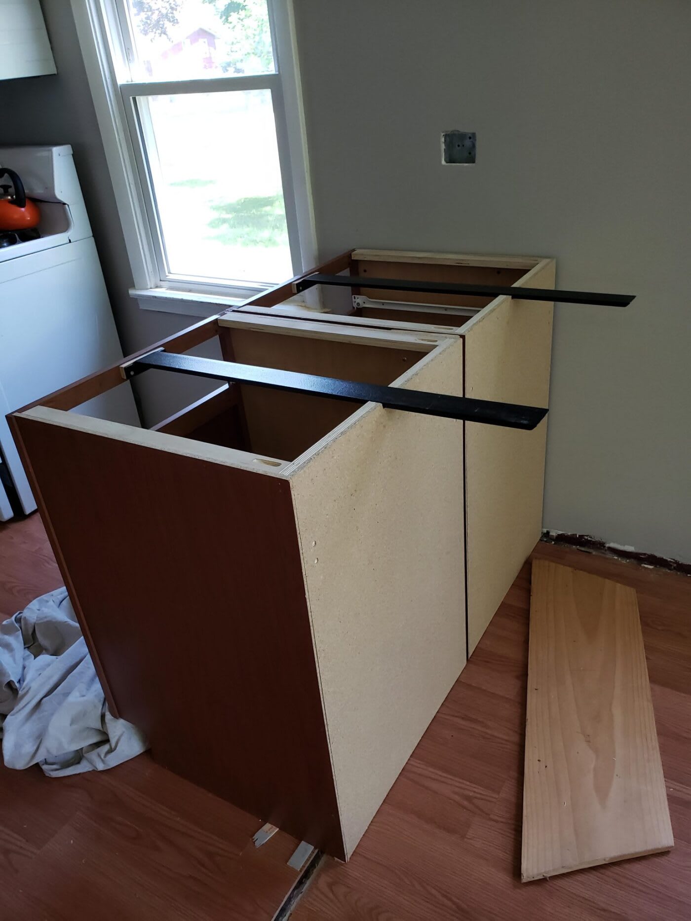 Hidden Island Countertop Bracket